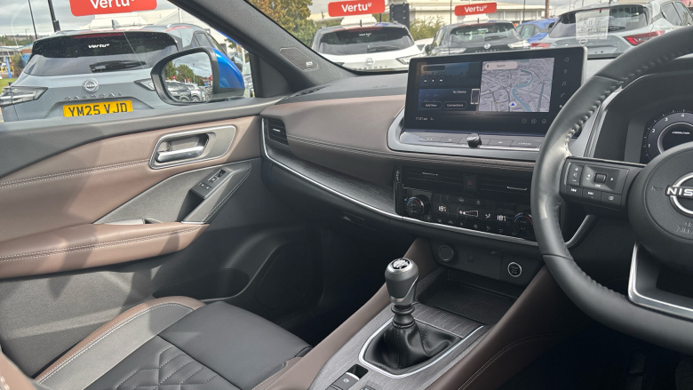 Nissan Qashqai 1.3 DiG-T MH Tekna 5dr Petrol Hatchback